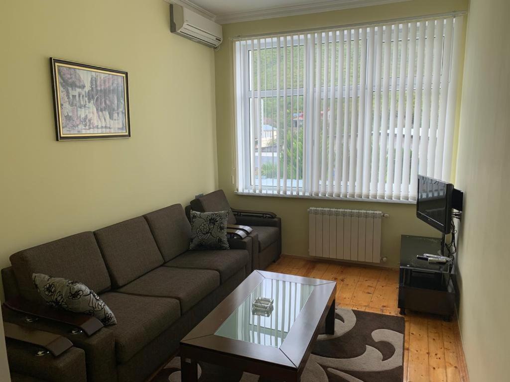 Sheki Avtovagzal Motel Екстер'єр фото
